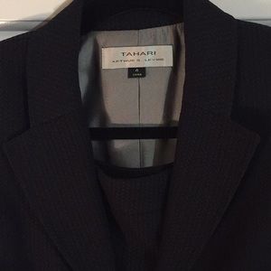 **Like New** Beautiful Tahari Suit